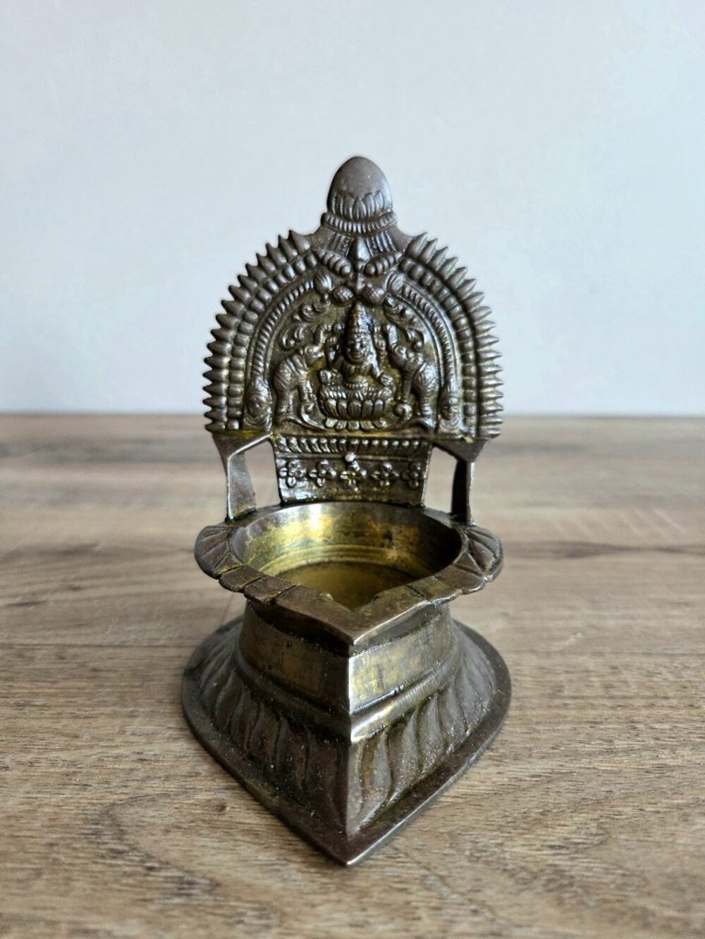 Brass Gajalakshmi Vilakku Oil Lamp Traditional South Indian Diya.